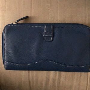 ⬇️$25 Tignanello leather wallet. Brand new!
